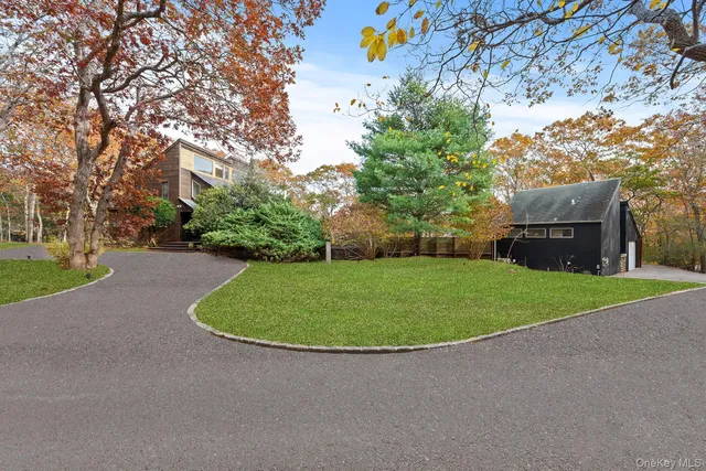a view of outdoor space yard and green space