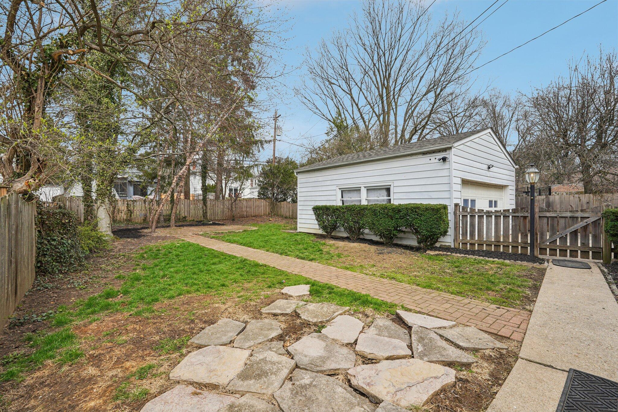 116 East Dunedin Road Columbus, OH 43214 - Photo 18 of 22 51-web-or-mls-E Dunedin Rd-S2603-051