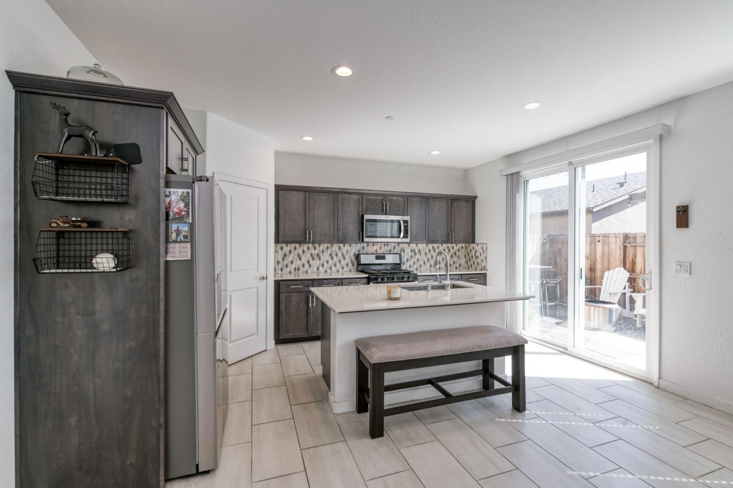 6137 West Richert Avenue Fresno, CA 93723 - Photo 2 of 21