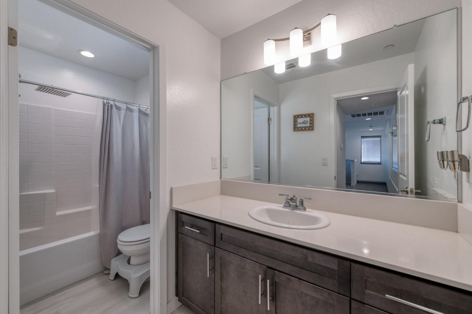 6137 West Richert Avenue Fresno, CA 93723 - Photo 9 of 21