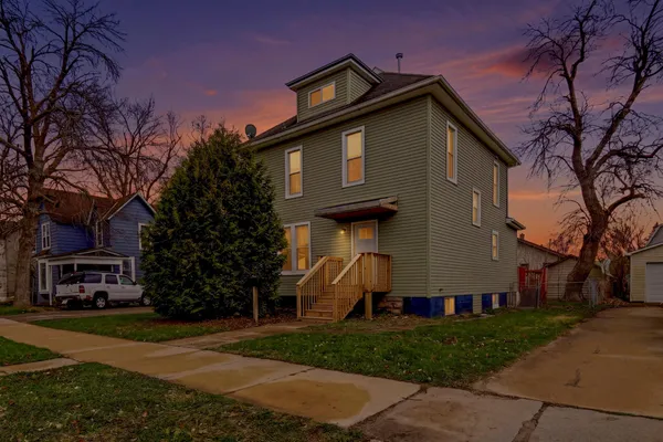 $225,000 | 401 3rd Avenue Southwest, Austin, MN 55912