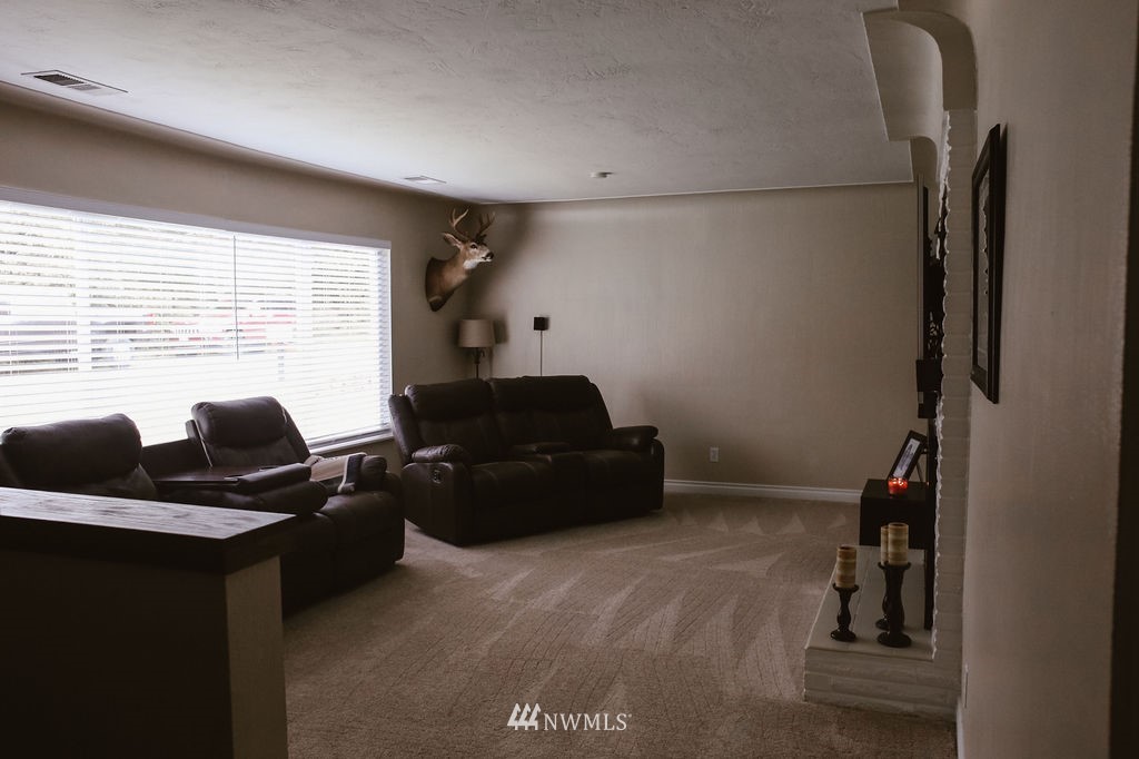 406 Hemlock Park Road Aberdeen, WA 98520 - Photo 3 of 16 Gallery Image 3