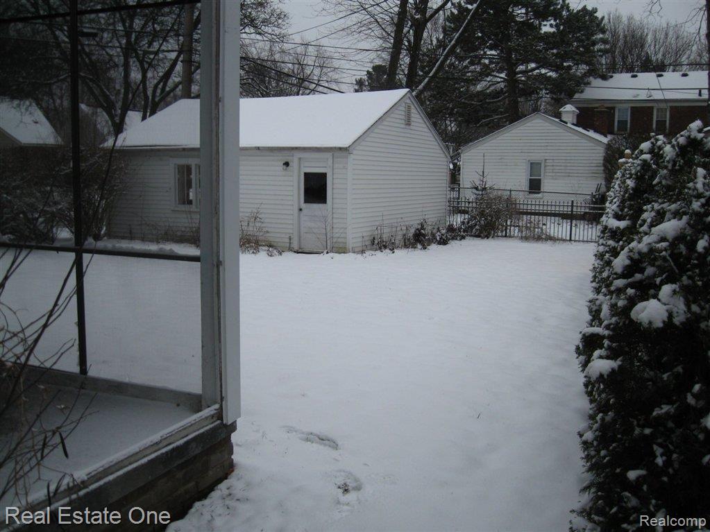 2603 Trafford Road Royal Oak, MI 48073 - Photo 19 of 20 2 Car Garage