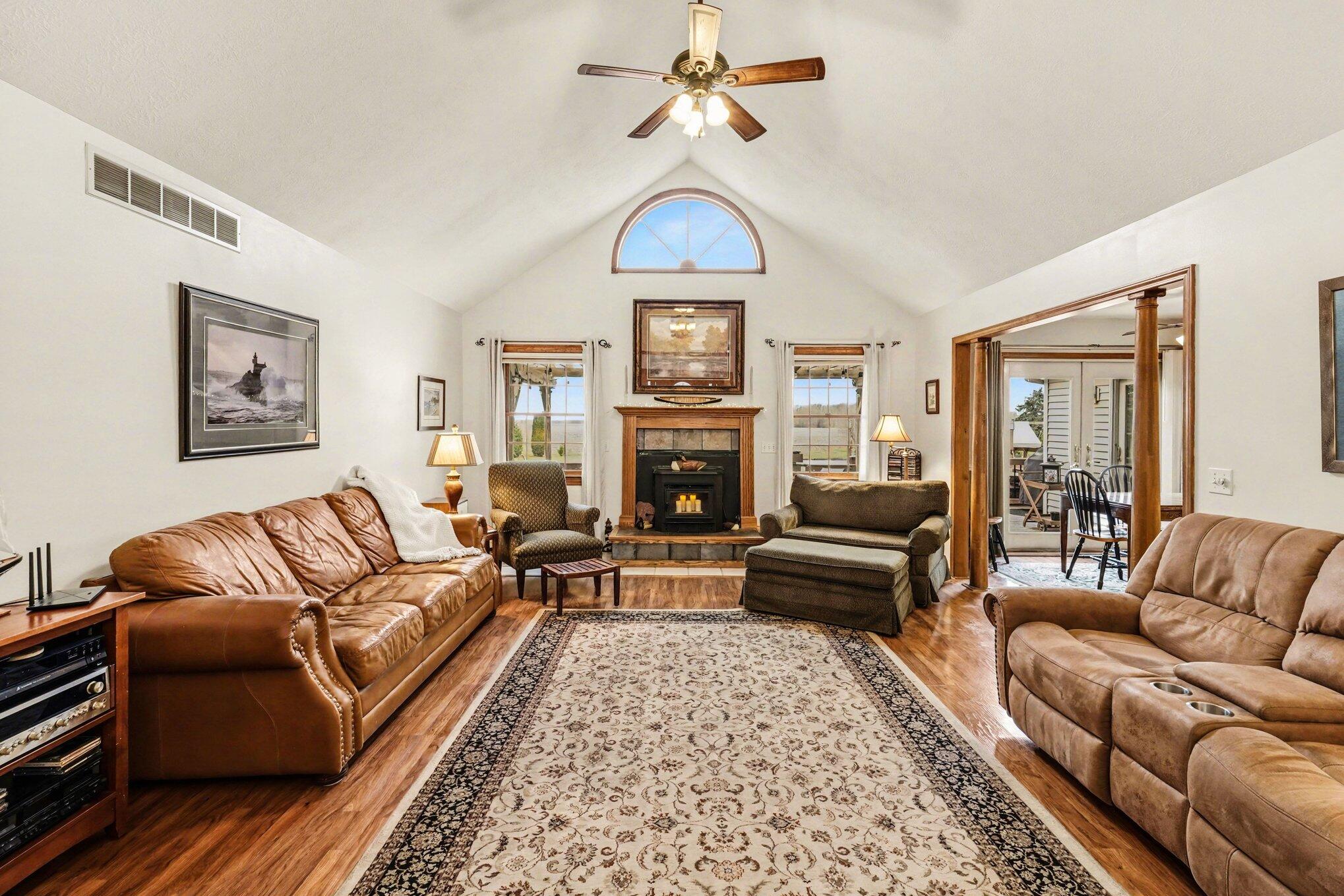 3549 West Beard Road Perry, MI 48872 - Photo 2 of 56 LIV. RM.