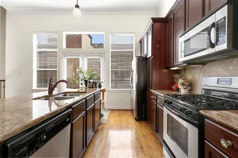 $2,700 | 4316 Eli Street, Houston, TX 77007