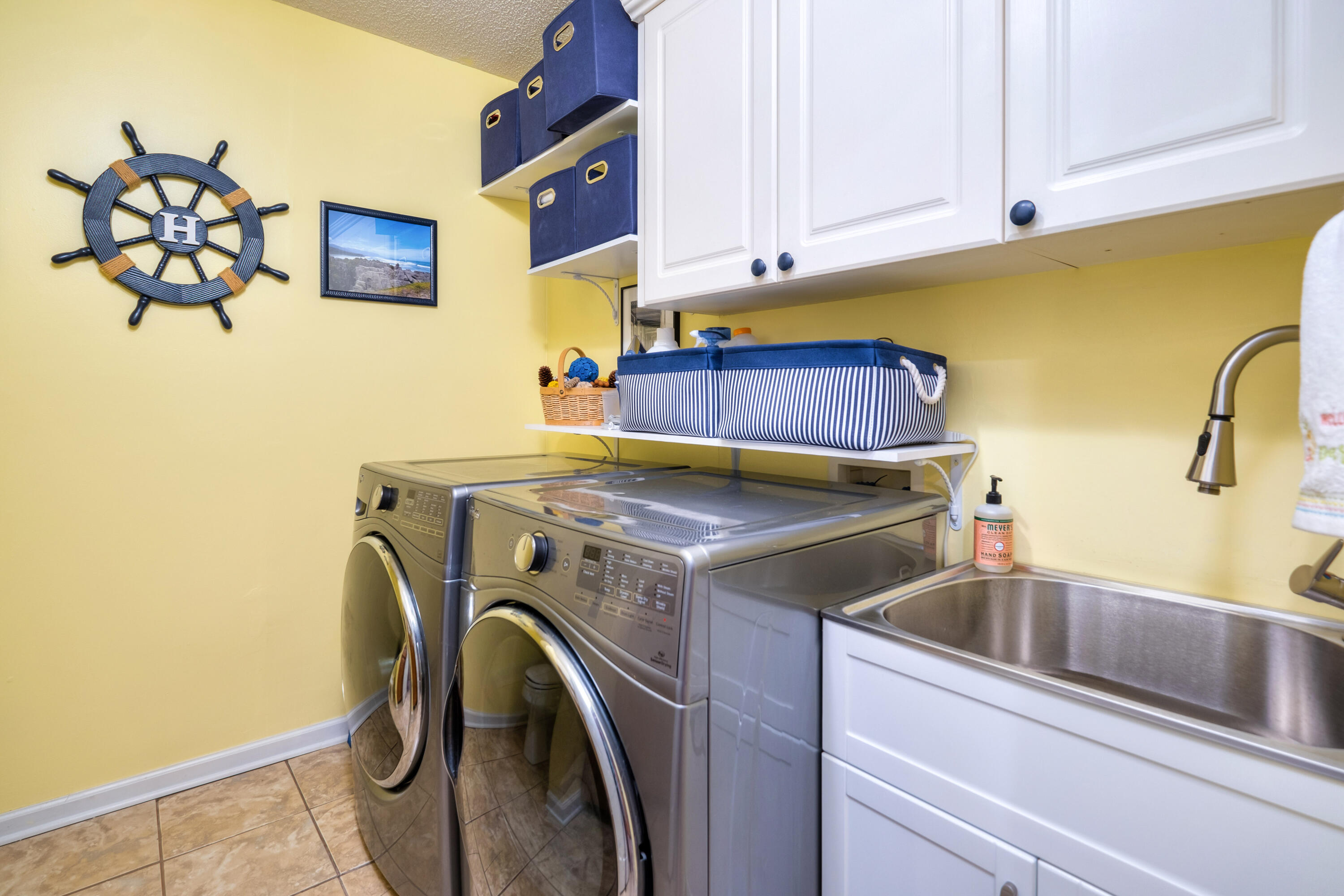107 Ridge Lake Drive Manning, SC 29102 - Photo 29 of 68 LAUNDRY ROOM