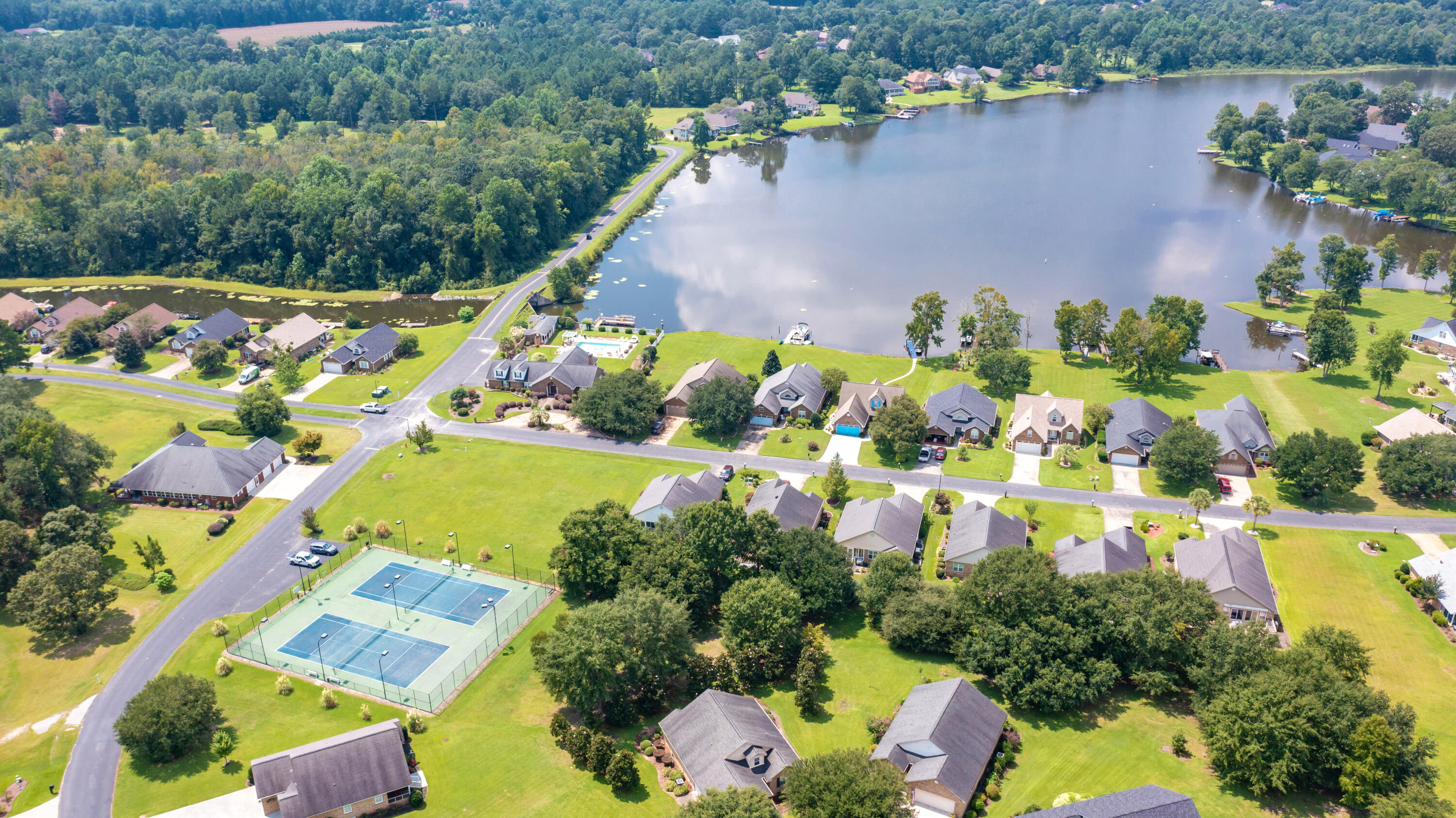 107 Ridge Lake Drive Manning, SC 29102 - Photo 4 of 68 CLOSE TO THE TENNIS COURTS