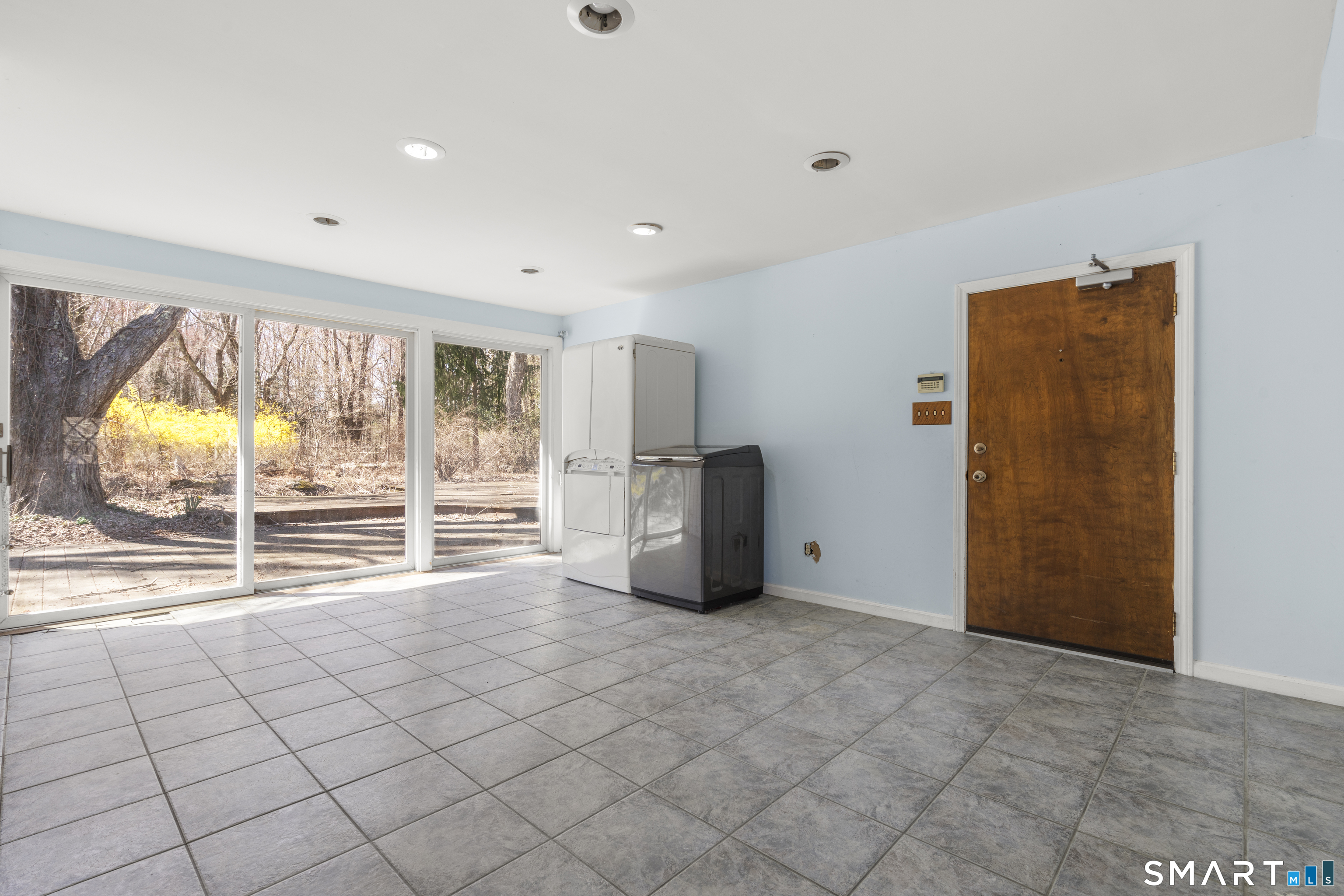 835 Monroe Turnpike Monroe, CT 06468 - Photo 15 of 39