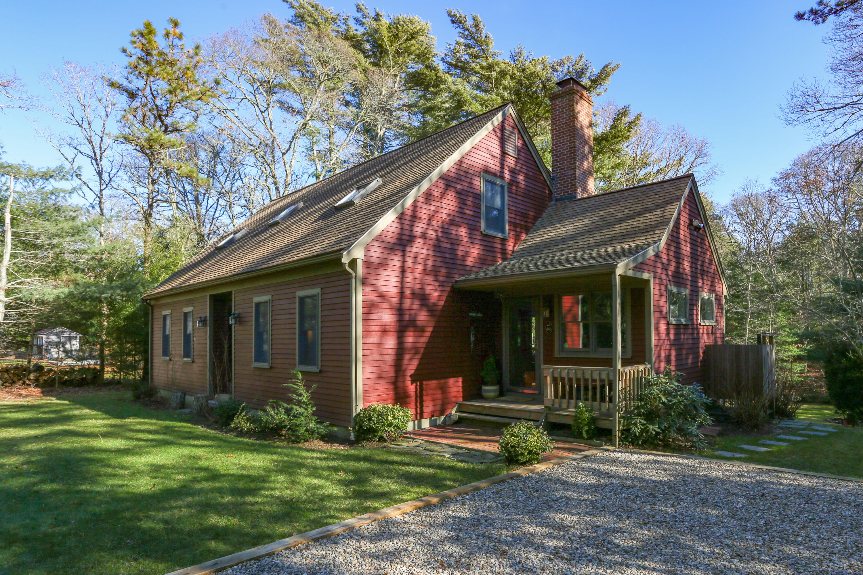 461 Locustfield Road East Falmouth, MA 02536 - Photo 2 of 28 461LocLR-1