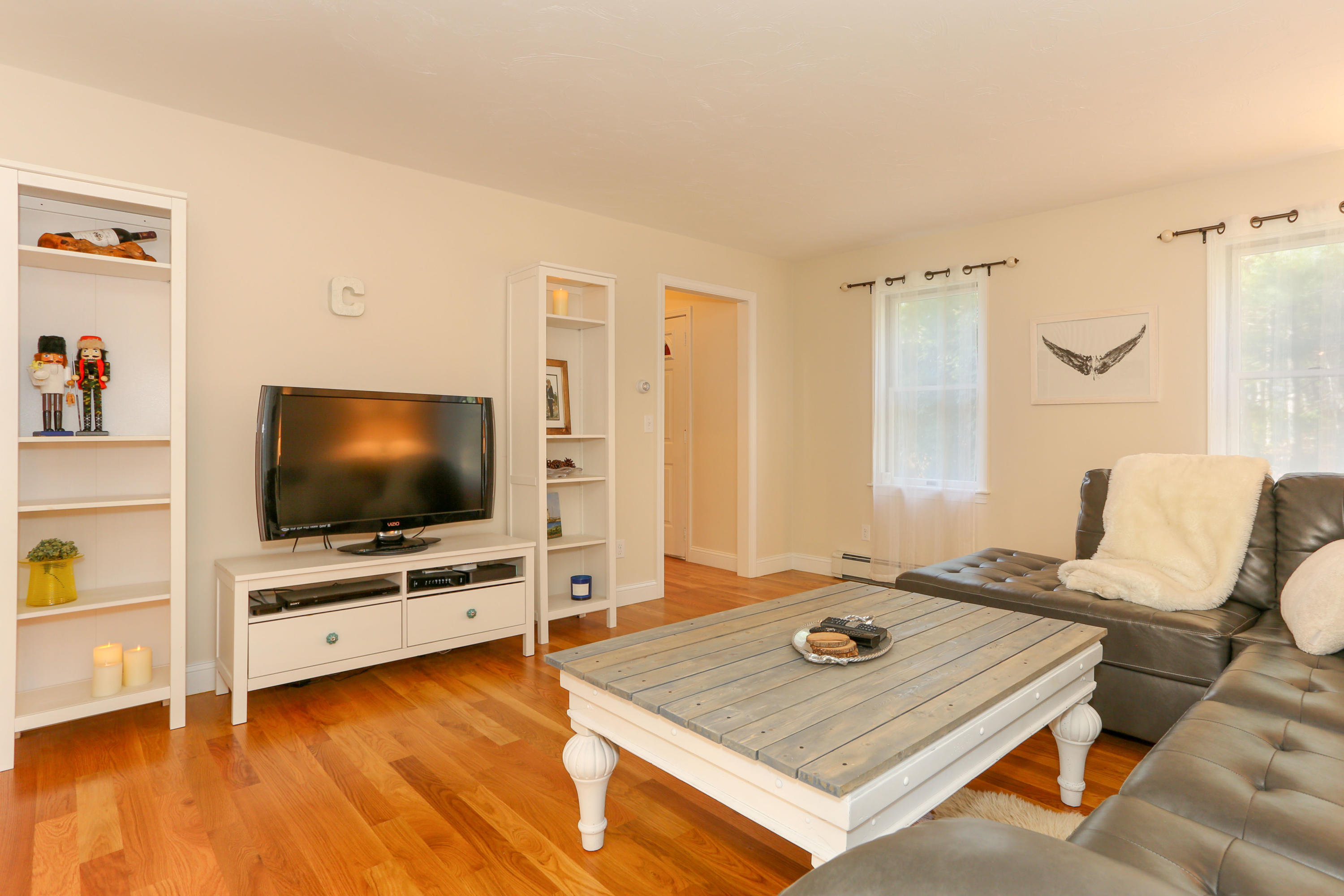 461 Locustfield Road East Falmouth, MA 02536 - Photo 3 of 28 461LocLR-4