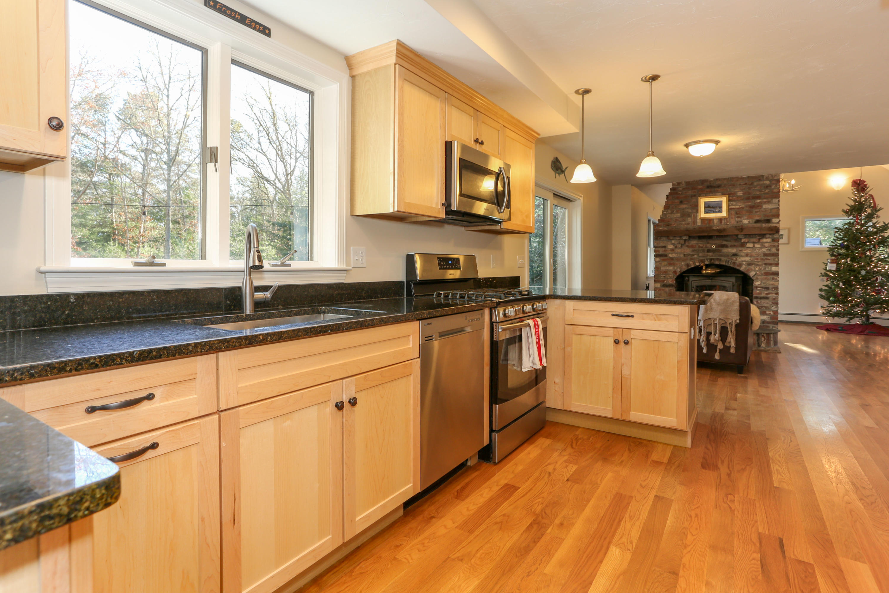 461 Locustfield Road East Falmouth, MA 02536 - Photo 8 of 28 461LocLR-9