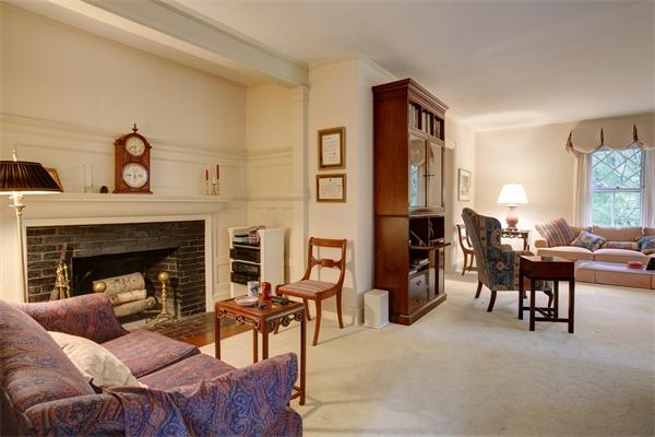 10 Circuit Road Brookline, MA 02467 - Photo 3 of 10