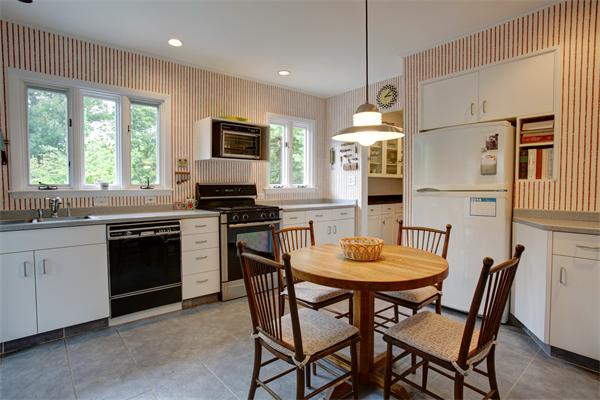 10 Circuit Road Brookline, MA 02467 - Photo 5 of 10