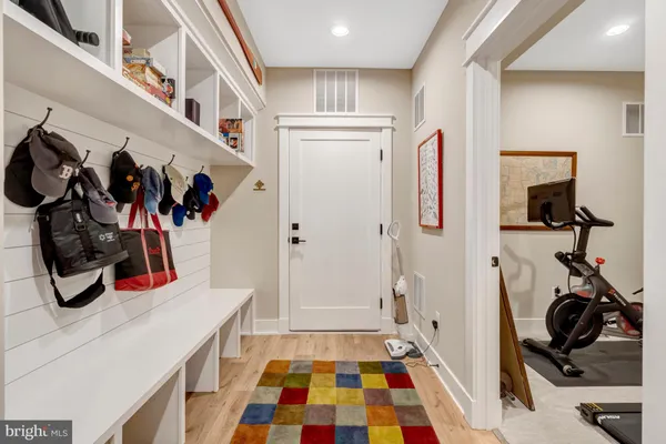 $1,599,000 | 105 Courthouse Road Southwest, Vienna, VA 22180