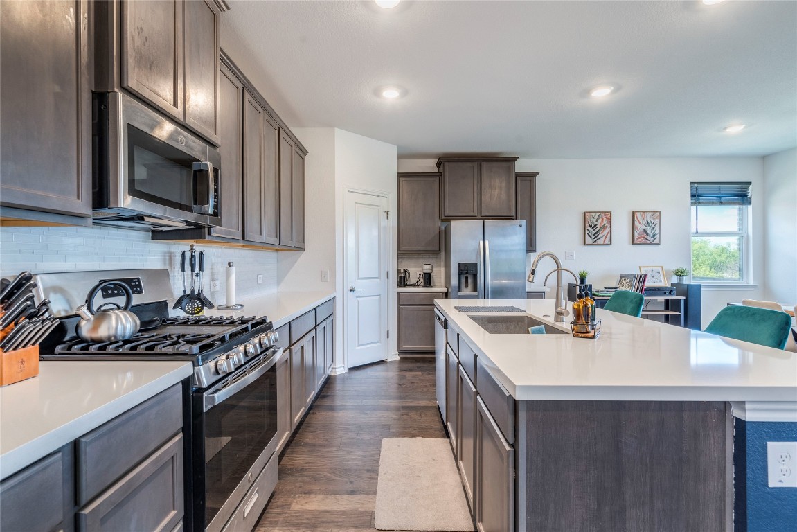 572 Pepperbark Loop Buda, TX 78610 - Photo 8 of 24