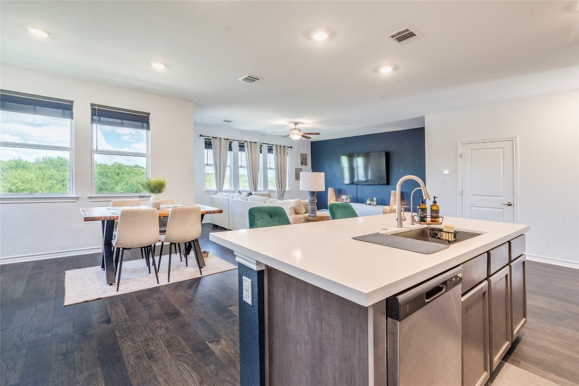 572 Pepperbark Loop Buda, TX 78610 - Photo 9 of 24