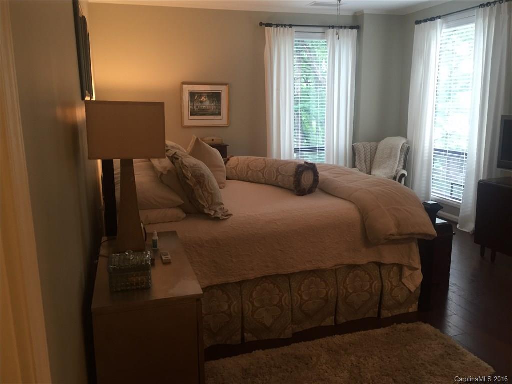 830 Cherokee Road, Unit 830 Charlotte, NC 28207 - Photo 13 of 19 Gallery Image 13