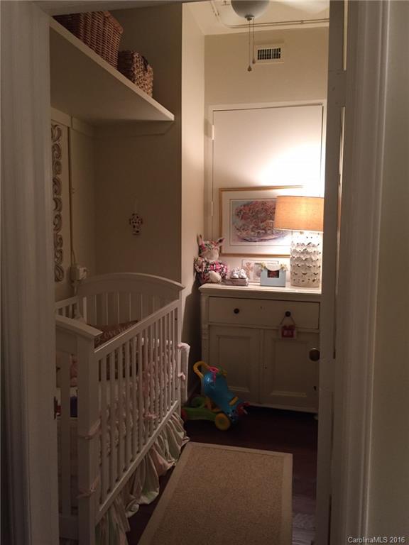 830 Cherokee Road, Unit 830 Charlotte, NC 28207 - Photo 14 of 19 Gallery Image 14