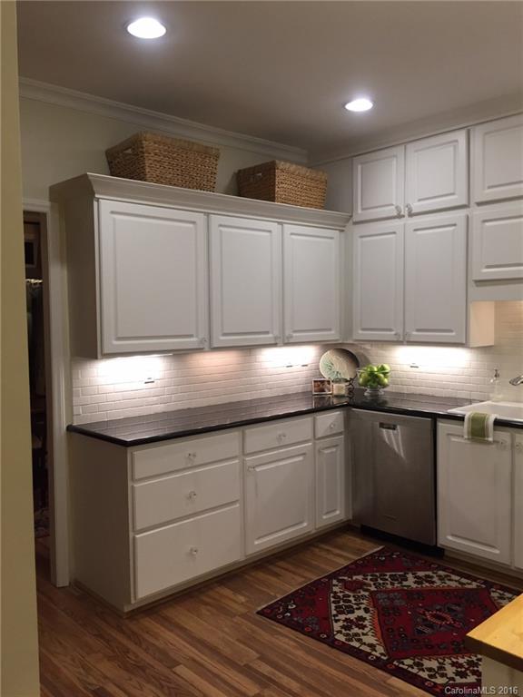 830 Cherokee Road, Unit 830 Charlotte, NC 28207 - Photo 9 of 19 Gallery Image 9