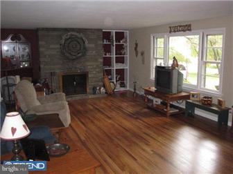 510 Reeceville Road Coatesville, PA 19320 - Photo 5 of 9 Living Room