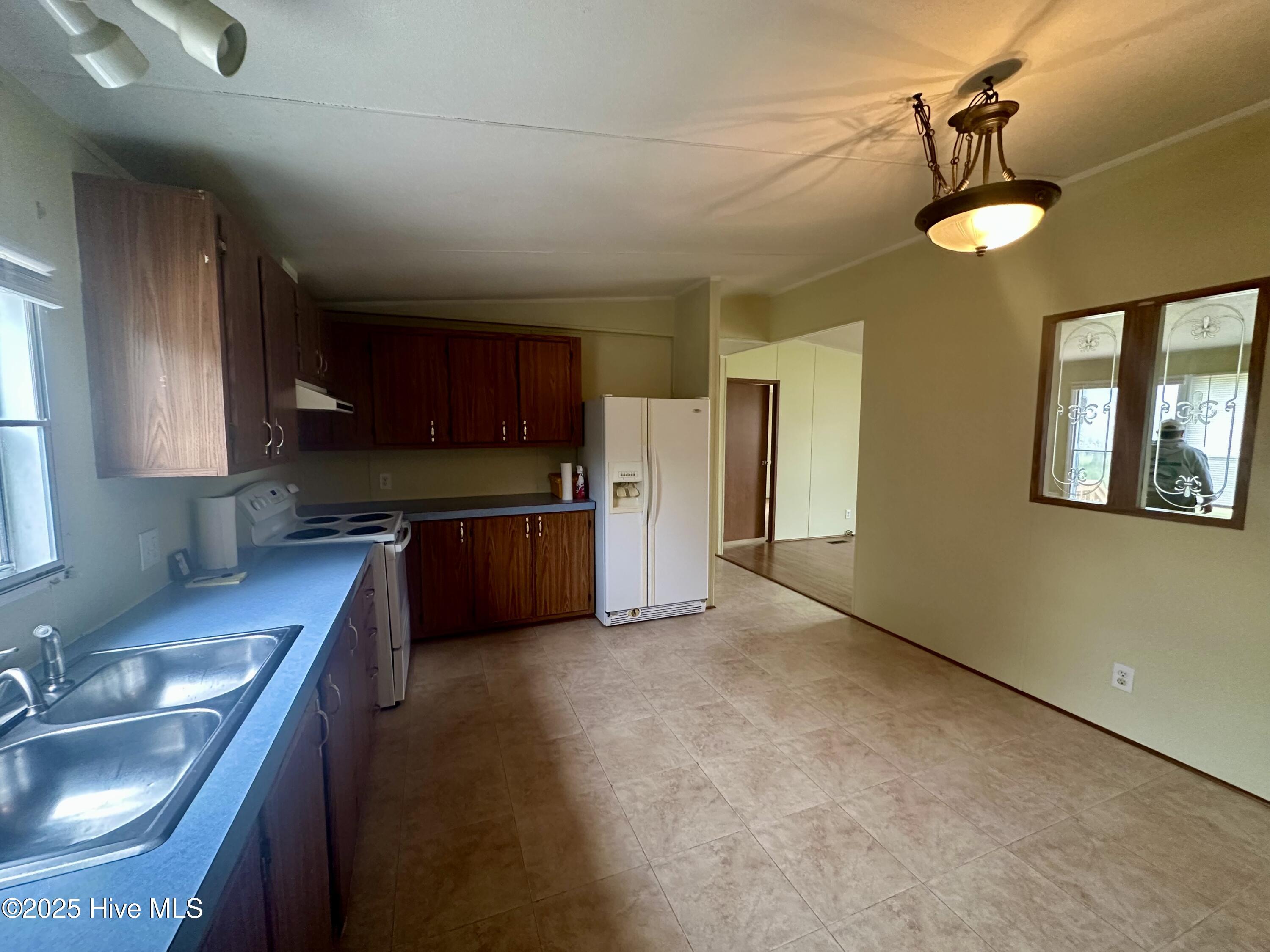 41 E Road Columbia, NC 27925 - Photo 4 of 18 IMG_0241