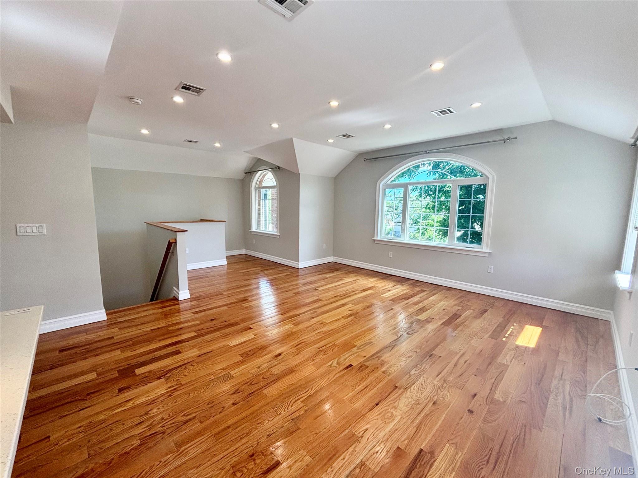 249-11 147th Road, Unit 2 Queens, NY 11422 - Photo 4 of 16