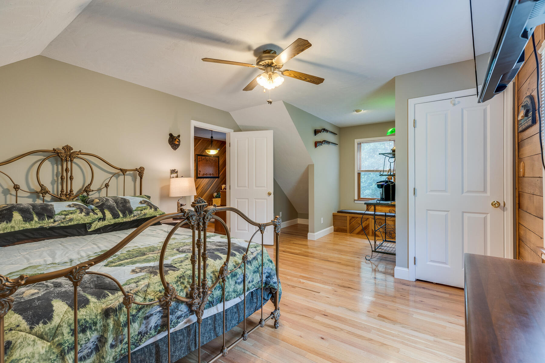 1303 Sugar Grove Church Road Butler, TN 37640 - Photo 28 of 53 BR 2 Upstairs