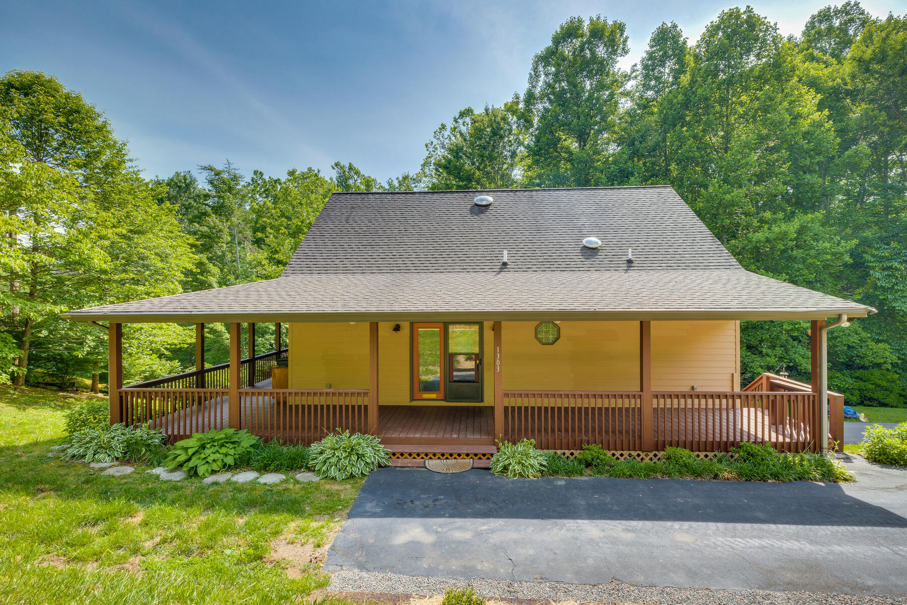 1303 Sugar Grove Church Road Butler, TN 37640 - Photo 3 of 53 001