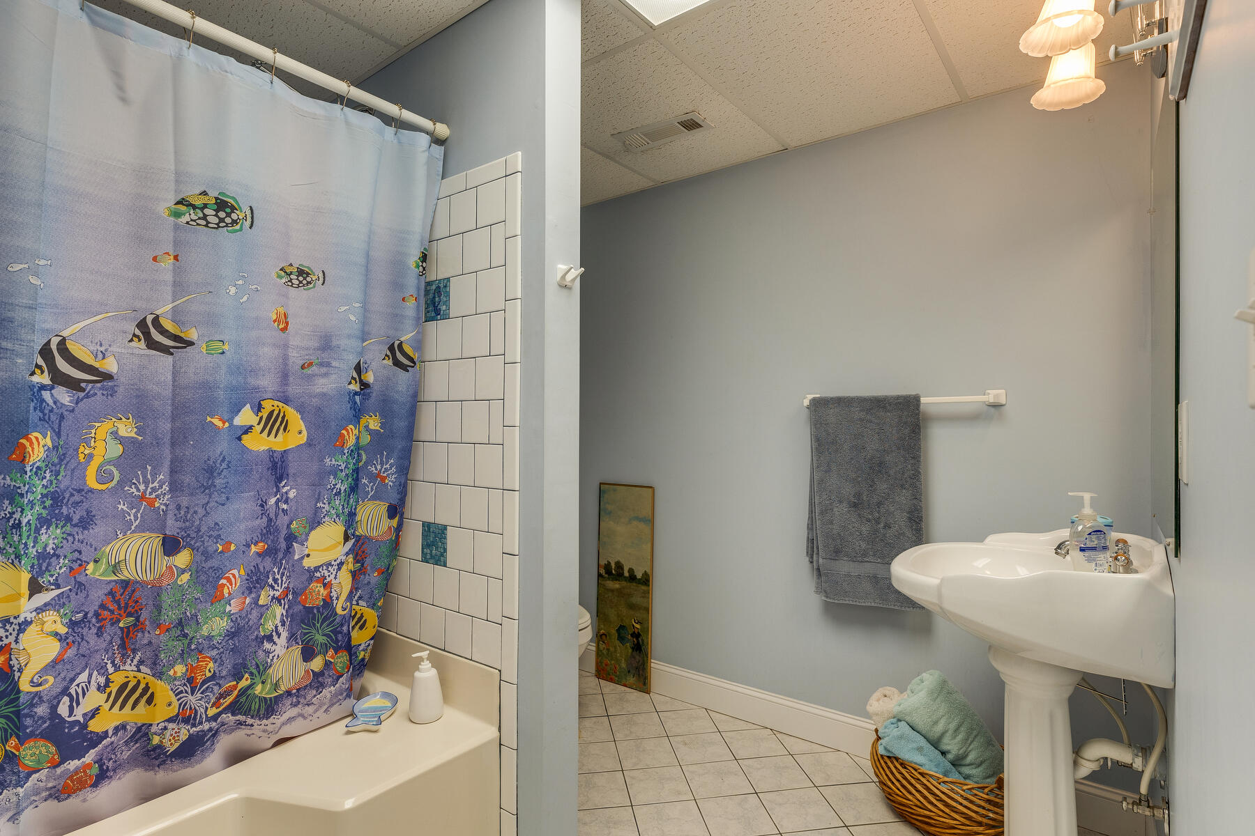 1303 Sugar Grove Church Road Butler, TN 37640 - Photo 41 of 53 Downstairs Bath