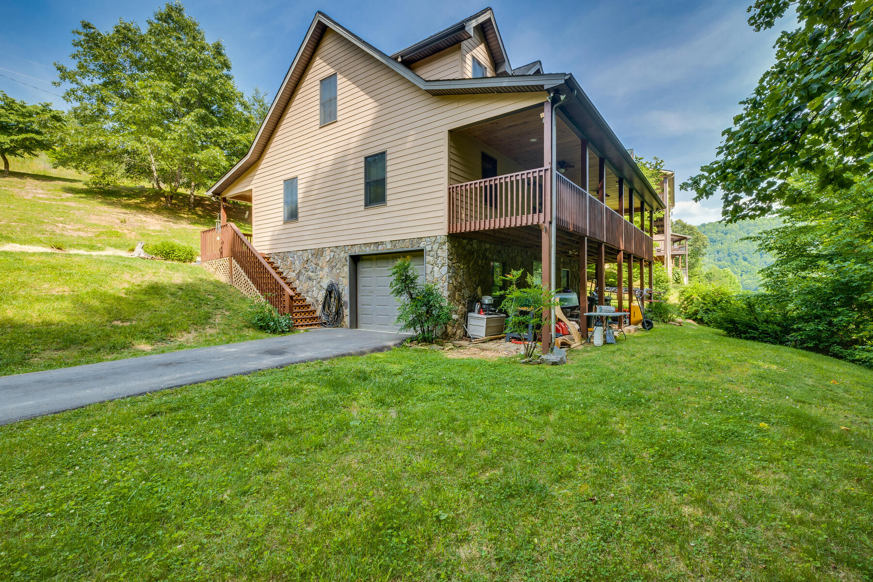 1303 Sugar Grove Church Road Butler, TN 37640 - Photo 42 of 53 042