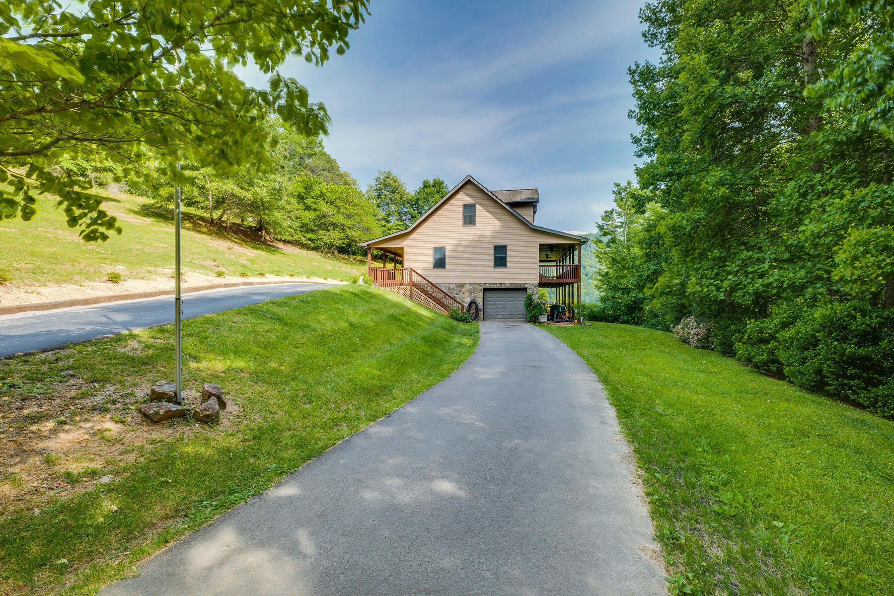 1303 Sugar Grove Church Road Butler, TN 37640 - Photo 43 of 53 043
