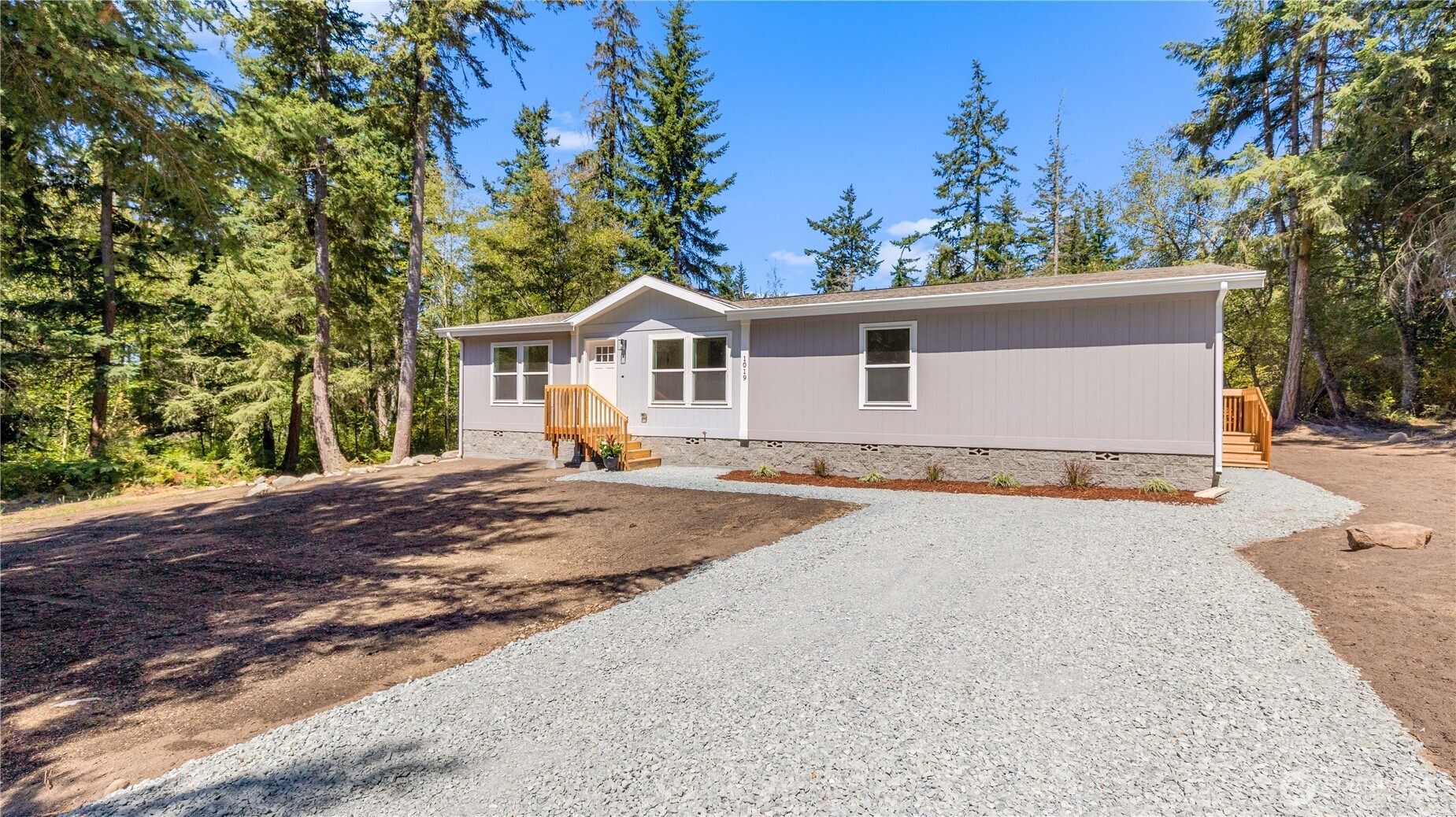 1019 Harmony Road Oak Harbor, WA 98277 - Photo 2 of 40 Gallery Image 2
