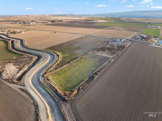 $1,000,000 | 24490 Boehner Road, Wilder, ID 83676