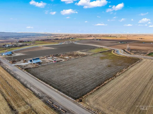 $1,000,000 | 24490 Boehner Road, Wilder, ID 83676