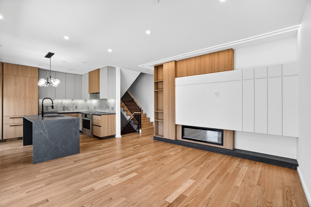 15 Algonquin Road, Unit 2 Newton, MA 02467 - Photo 2 of 27