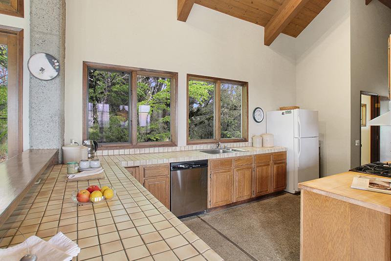 131 Rapley Ranch Road Redwood City, CA 94062 - Photo 11 of 43