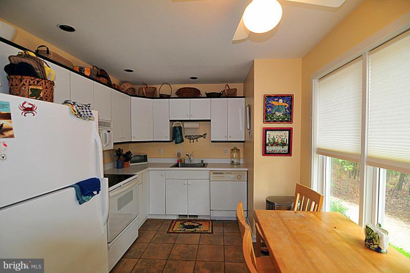 24249 Walnut Point Road Chestertown, MD 21620 - Photo 4 of 15 Kitchen