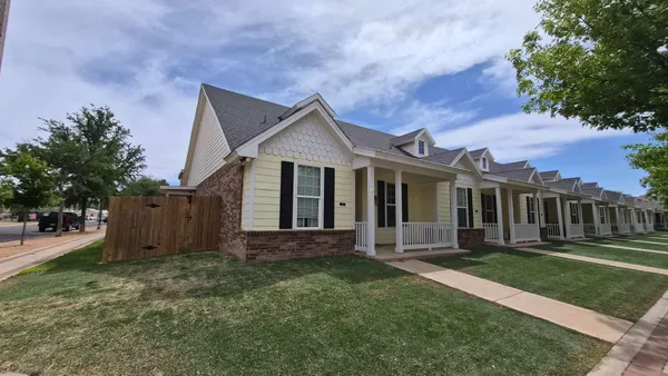 $2,200 | 2101 10th Street, Lubbock, TX 79401