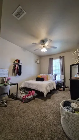 $2,200 | 2101 10th Street, Lubbock, TX 79401