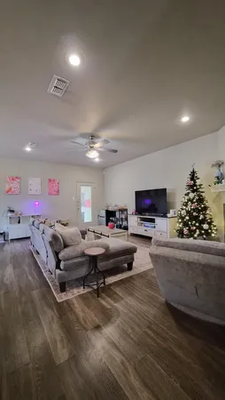 $2,200 | 2101 10th Street, Lubbock, TX 79401