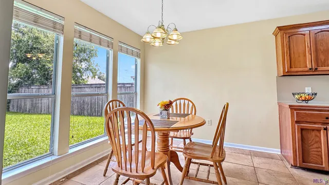 $290,000 | 43208 South Henderson Avenue, Prairieville, LA 70769