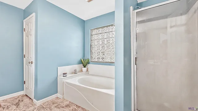 $290,000 | 43208 South Henderson Avenue, Prairieville, LA 70769