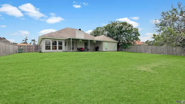 $290,000 | 43208 South Henderson Avenue, Prairieville, LA 70769