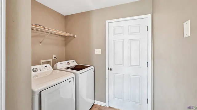 $290,000 | 43208 South Henderson Avenue, Prairieville, LA 70769