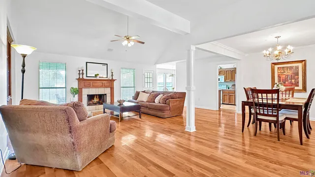 $290,000 | 43208 South Henderson Avenue, Prairieville, LA 70769