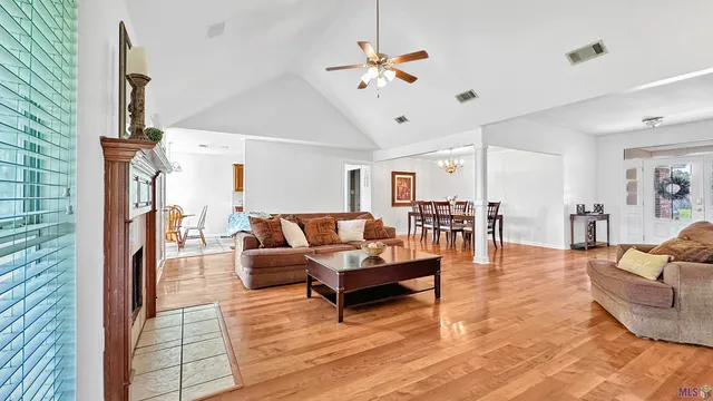 $290,000 | 43208 South Henderson Avenue, Prairieville, LA 70769