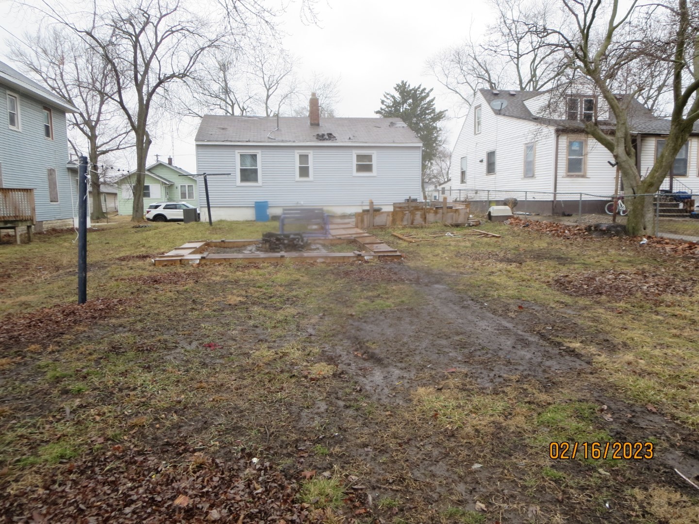 1224 East Chestnut Street Kankakee, IL 60901 - Photo 2 of 10 a view of a house with a yard