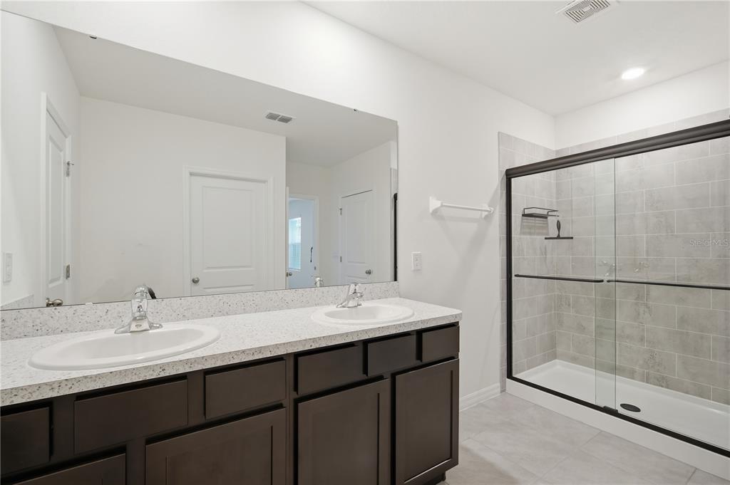 5635 Hollingworth Trail Wesley Chapel, FL 33545 - Photo 23 of 34