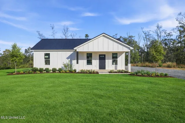 $220,000 | 139 Beaver Dam Road, McHenry, MS 39561