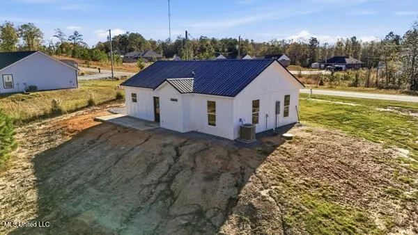 $220,000 | 139 Beaver Dam Road, McHenry, MS 39561